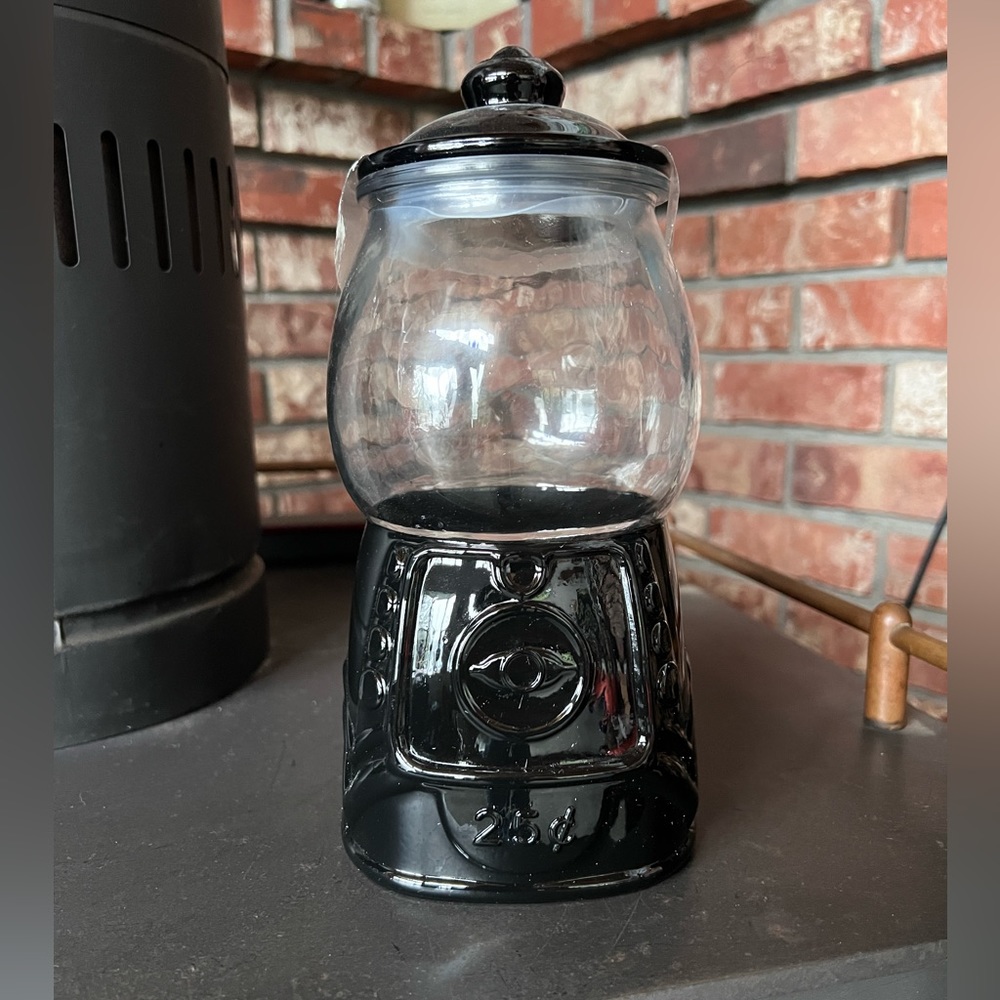 Gumball machine